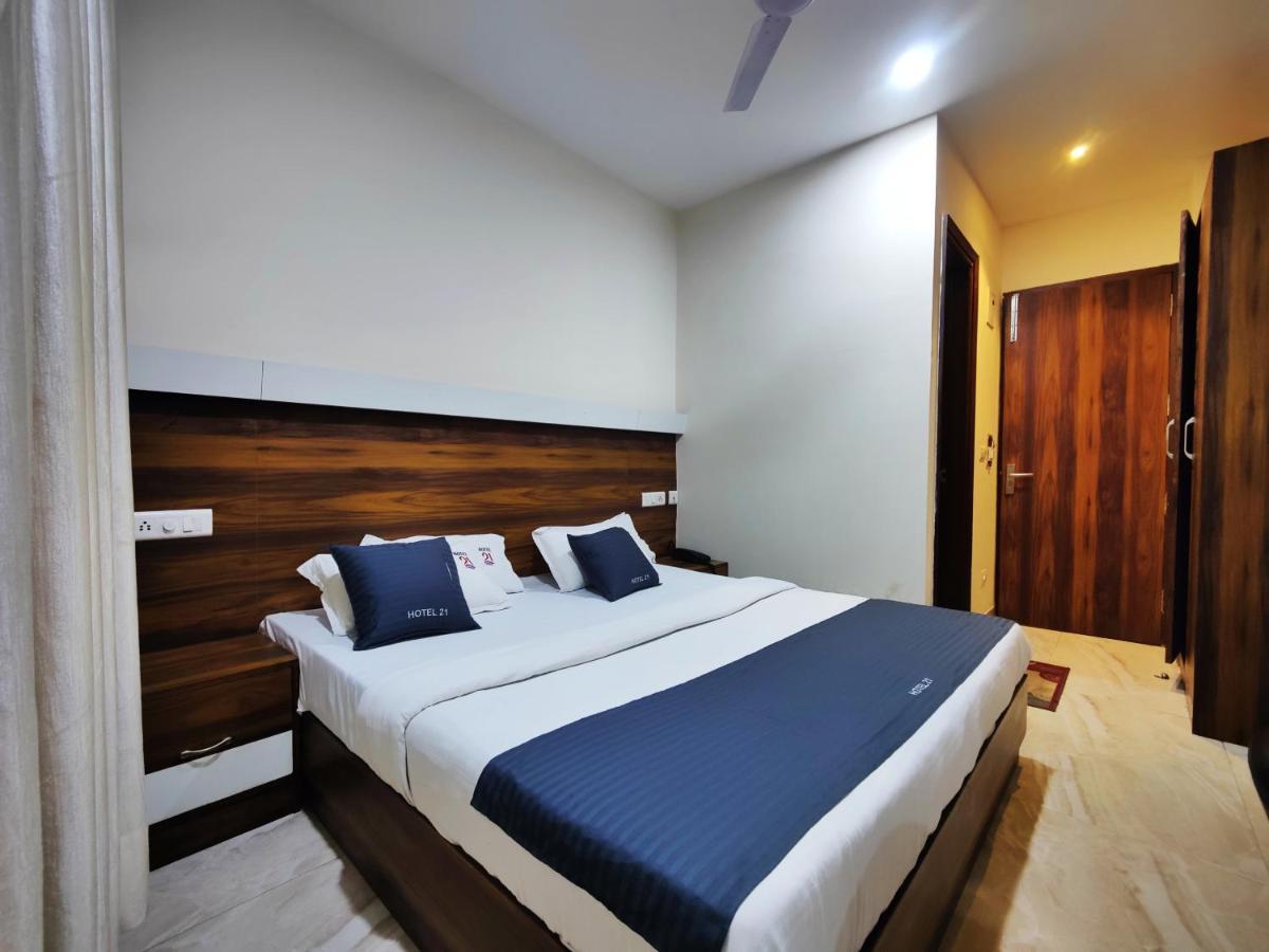Hotel 21 Next To Chd Railway Station Chandigarh Exterior photo